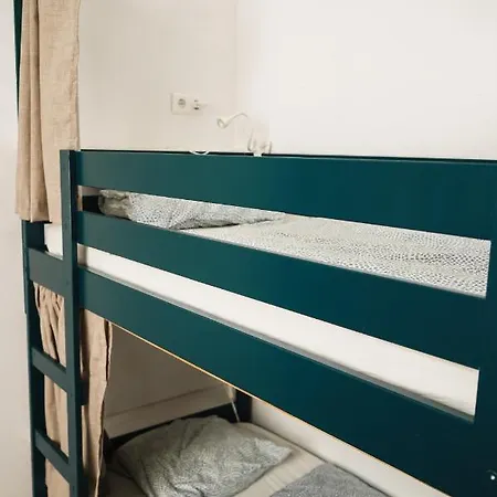 Tamaran House Hostel