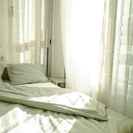 Hostel Tamaran House