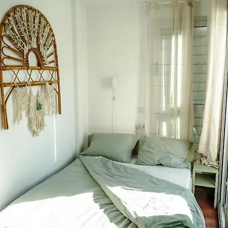 Tamaran House Ostello *