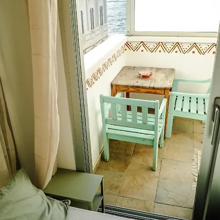 Tamaran House Хостел Лас-Пальмас-де-Гран-Канария