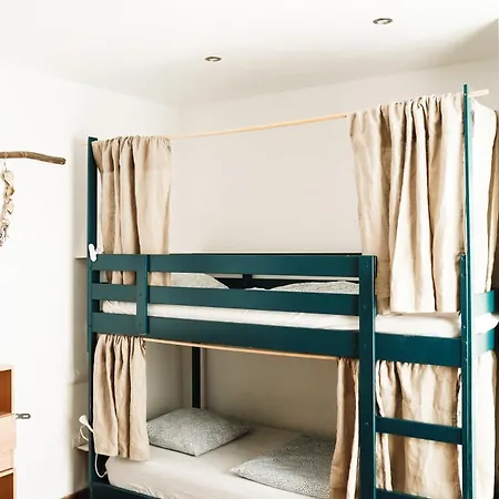 Tamaran House Hostel