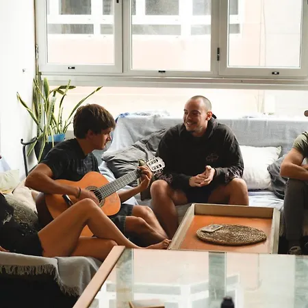 Tamaran House Хостел